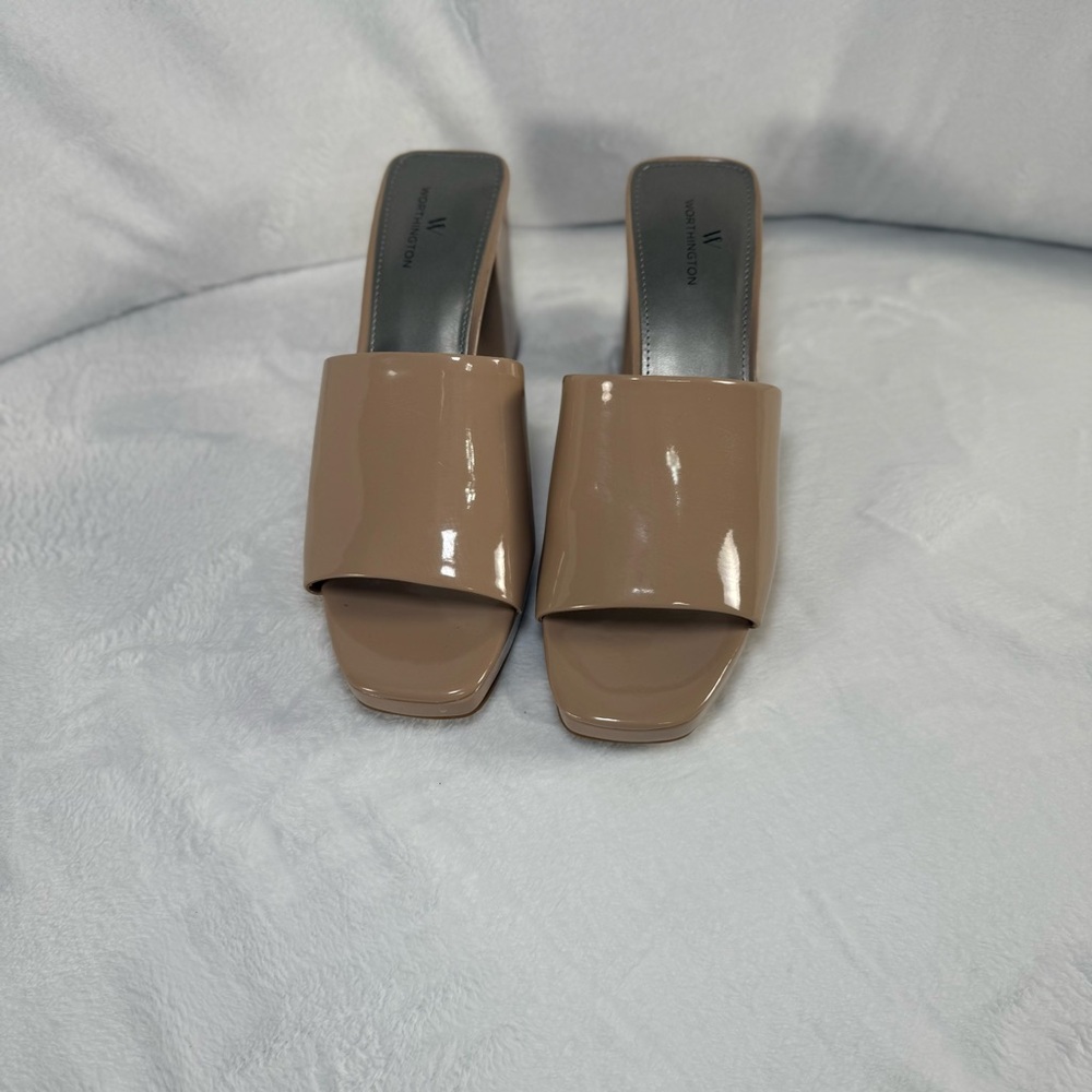 Worthington Glossy Tan Mules 8